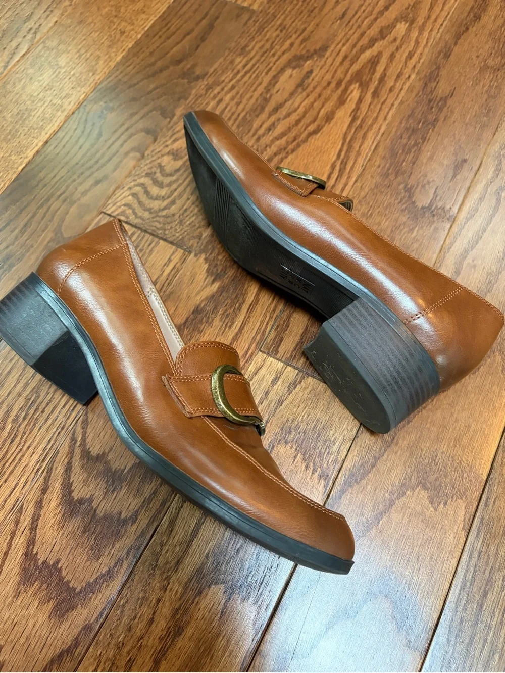 Naturalizer Natesa loafers brown tan gold buckle size 9